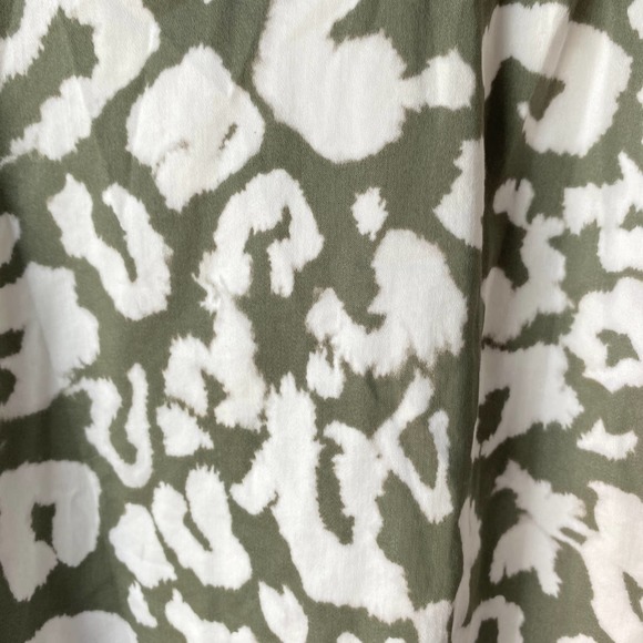 Elizabeth and James Green + White animal print long sleeve shirt dress, Size XL - Picture 10 of 12
